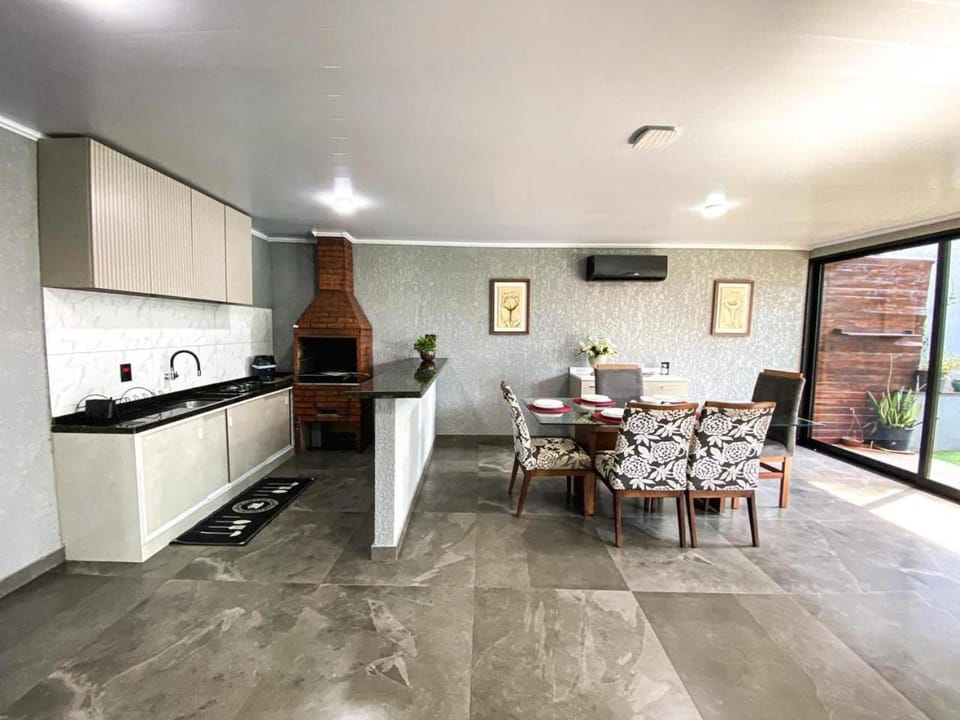 Linda casa com piscina prox. Centro House in Foz do Iguaçu