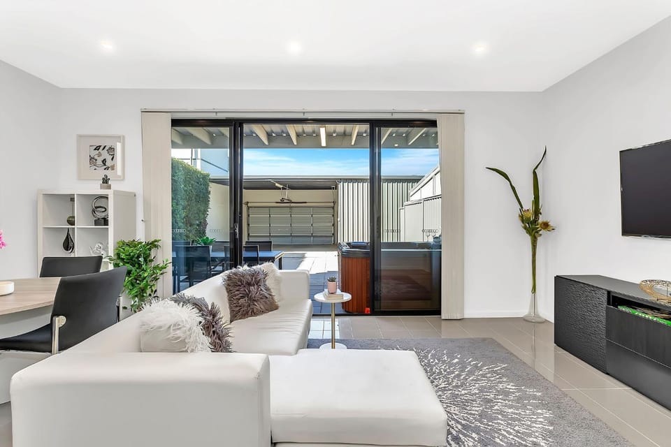Luxurious Living in St Clair with Spa and Balcony House in Adelaide
