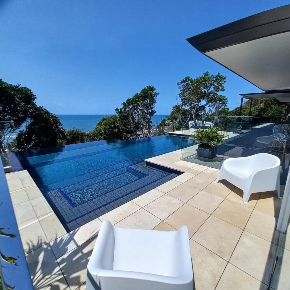 Pool House - luxury 3 bedroom with views and sauna House in Lennox Head