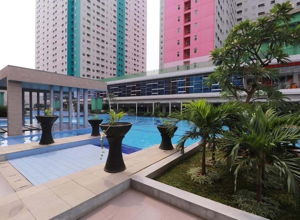 Property building, Pool view, Swimming pool