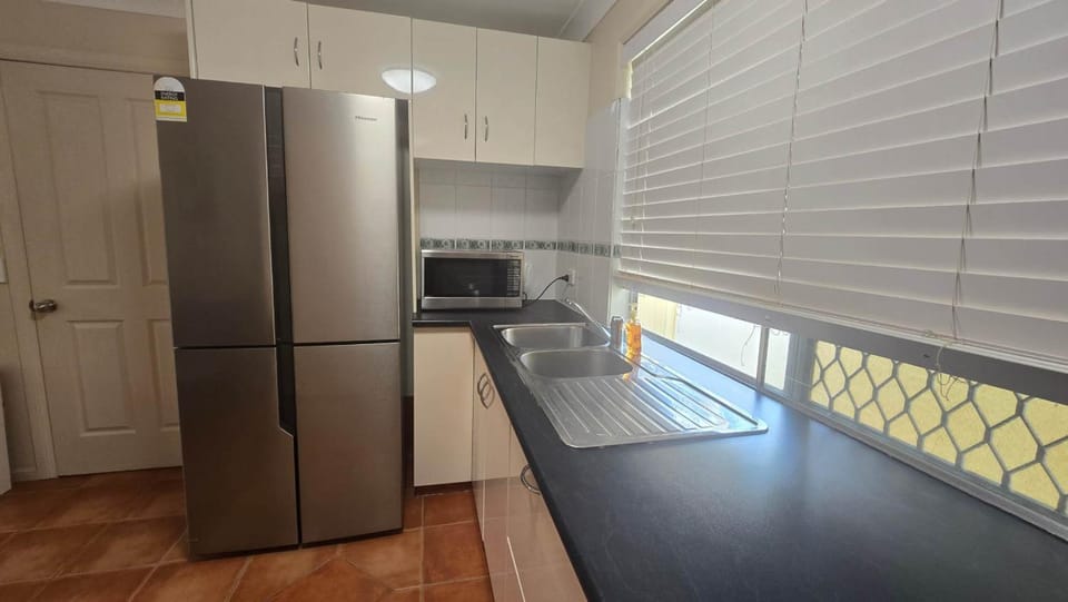 Comfy Granny Flat Studio in Mermaid Water House in Mermaid Waters
