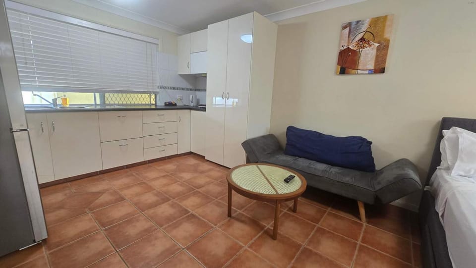 Comfy Granny Flat Studio in Mermaid Water House in Mermaid Waters