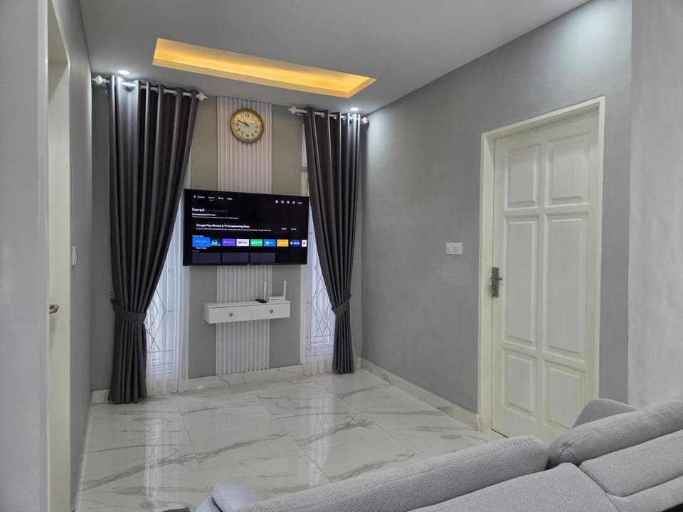 Communal lounge/ TV room, Living room