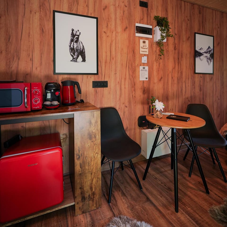 Coffee/tea facilities, Seating area