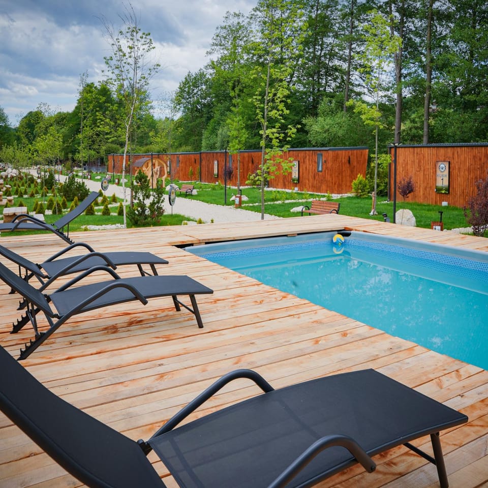 Swimming pool, sunbed