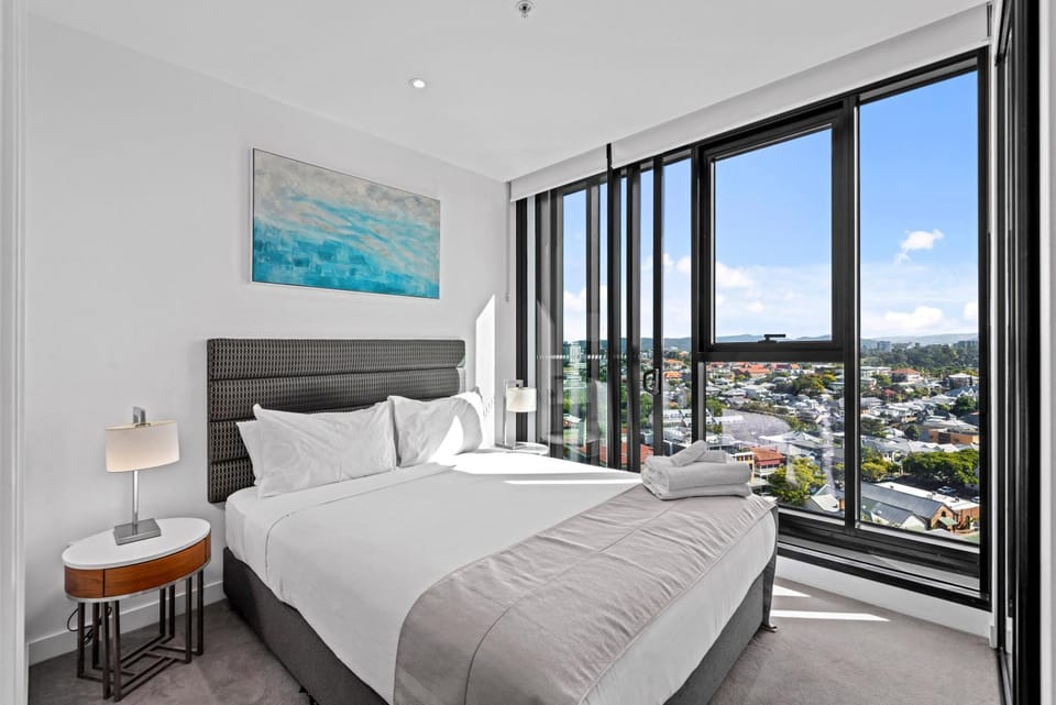 Mountain View Apt with Infinity Pool, Gym and Car Park Apartment in Brisbane