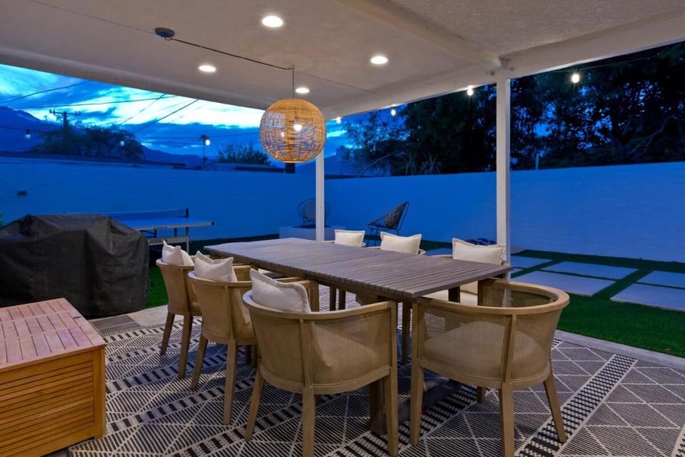 Stunning Palm Springs Hideaway with Pool, Fire pit etc Villa in Palm Springs