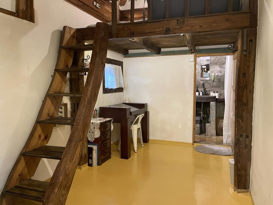 Toilet, Bathroom, Photo of the whole room, Decorative detail, Decorative detail, Seating area, Bedroom, Area and facilities, furniture