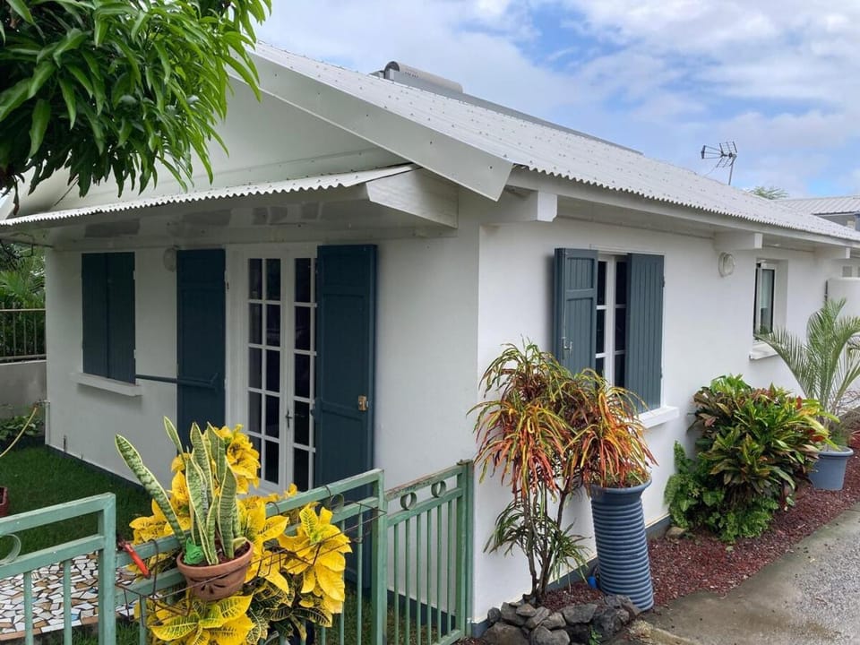location ti-kaz grands bois House in Réunion