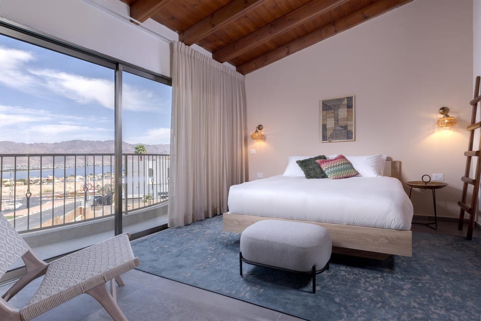 Bed, View (from property/room), Balcony/Terrace, Bedroom
