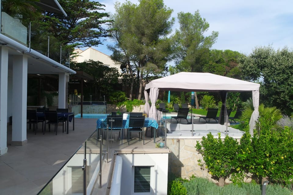 Patio, Day