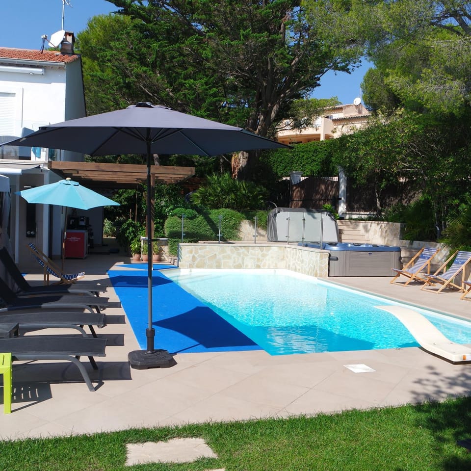 Hot Tub, Swimming pool, Swimming pool
