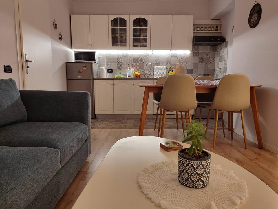 Living room, Dining area, kitchen
