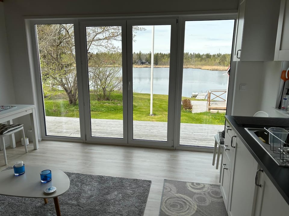 Sjöstuga, lake view cottage House in Stockholm County