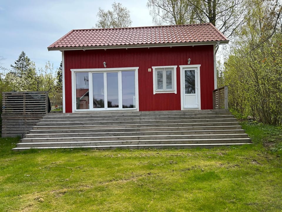 Sjöstuga, lake view cottage House in Stockholm County