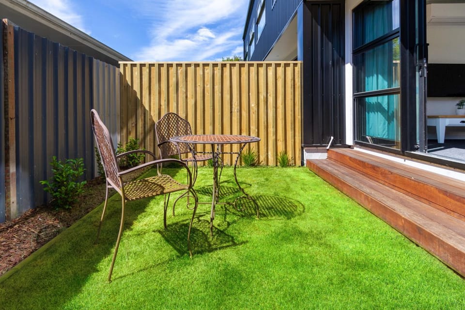 Day, Garden