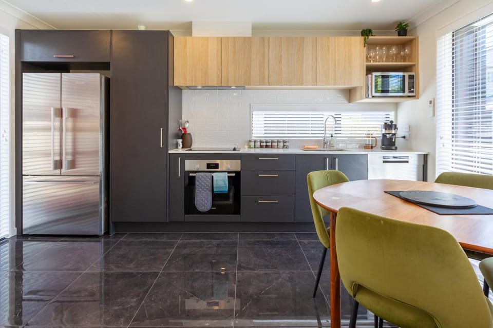 Kitchen or kitchenette, Dining area, dishwasher, oven, stove