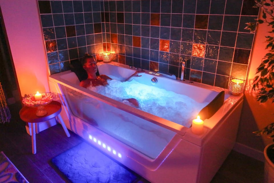 Hot Tub, Spa and wellness centre/facilities, internet, towels
