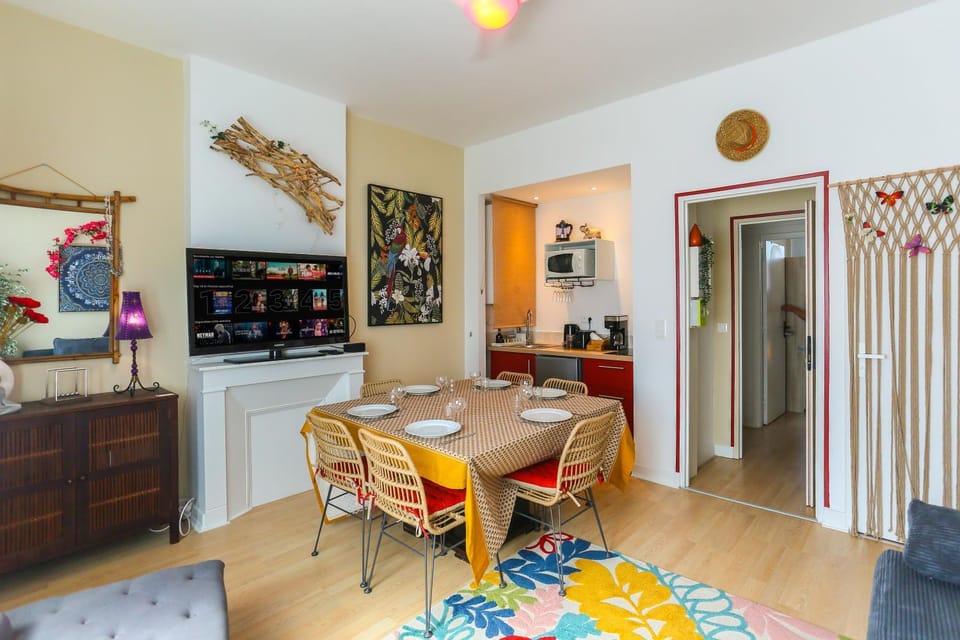 TV and multimedia, Living room, Dining area, internet, stove, kitchen