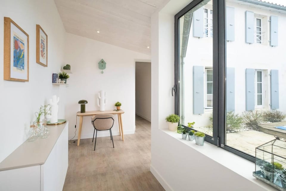 Maison familiale avec piscine – À 100m du port de La Flotte Villa in La Flotte