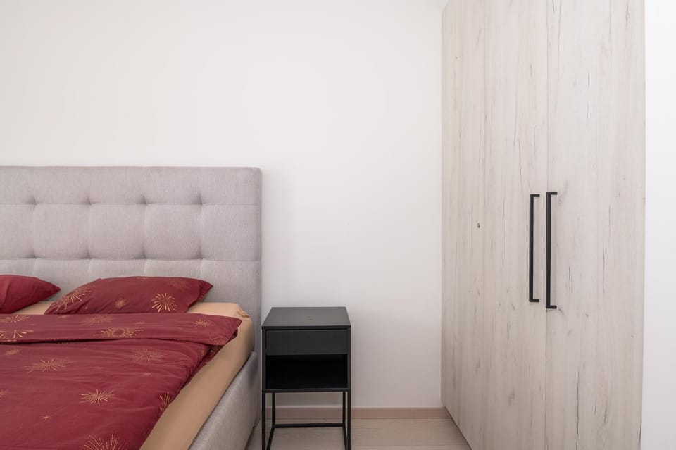Bed, Photo of the whole room, Bedroom, wardrobe