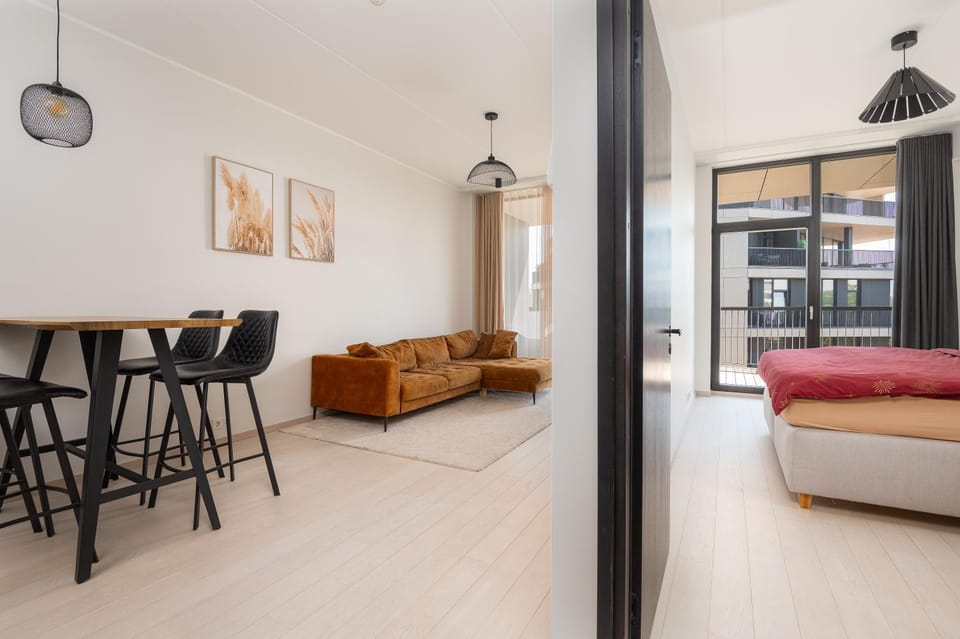 Bed, Living room, Photo of the whole room, Seating area, Dining area, Bedroom