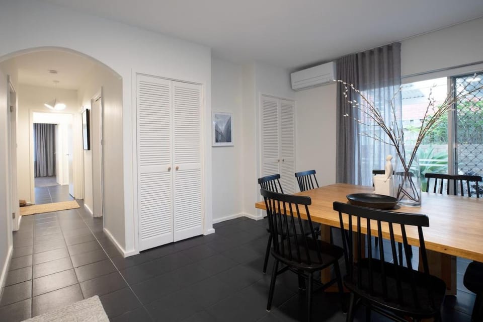 Central Apartment, Zoo Abode Apartment in Perth