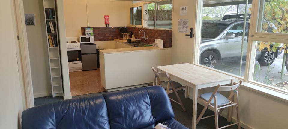 The Grove Getaway 2 min walk to train and shops Apartment in Adelaide