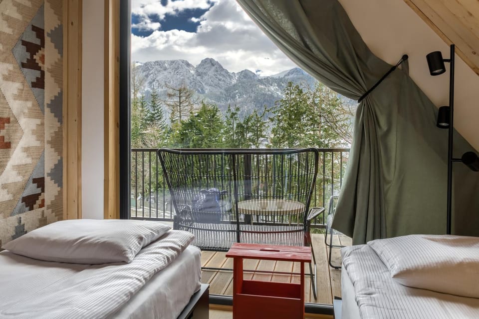 Balcony/Terrace, Mountain view