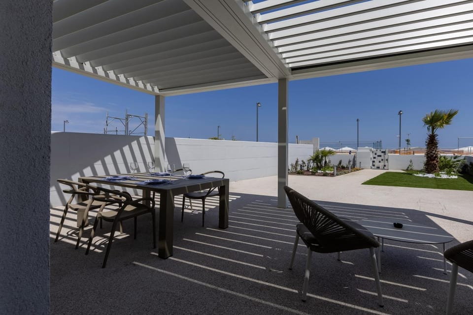 Day, View (from property/room), Balcony/Terrace, Dining area, Sea view