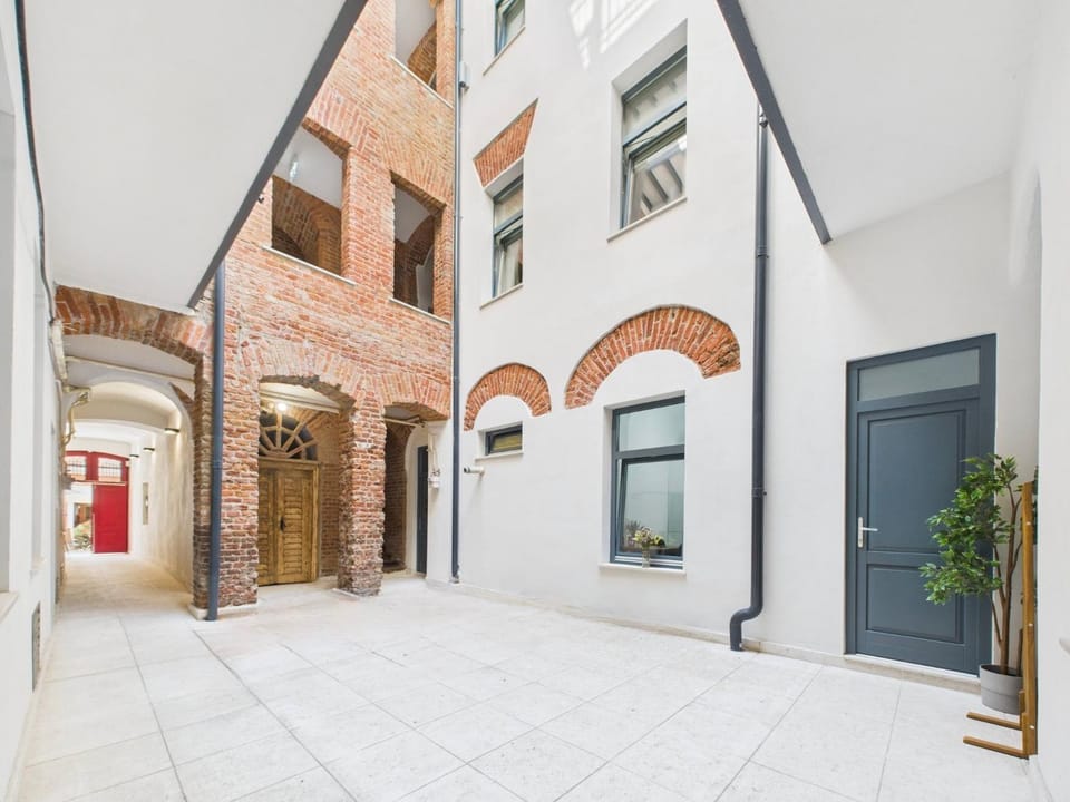 Property building, Inner courtyard view