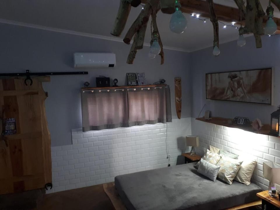 Dad's Cave Sublime Chalet in Azores District