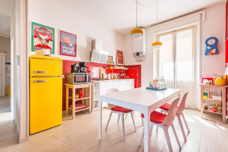 Kitchen or kitchenette, microwave, kitchen