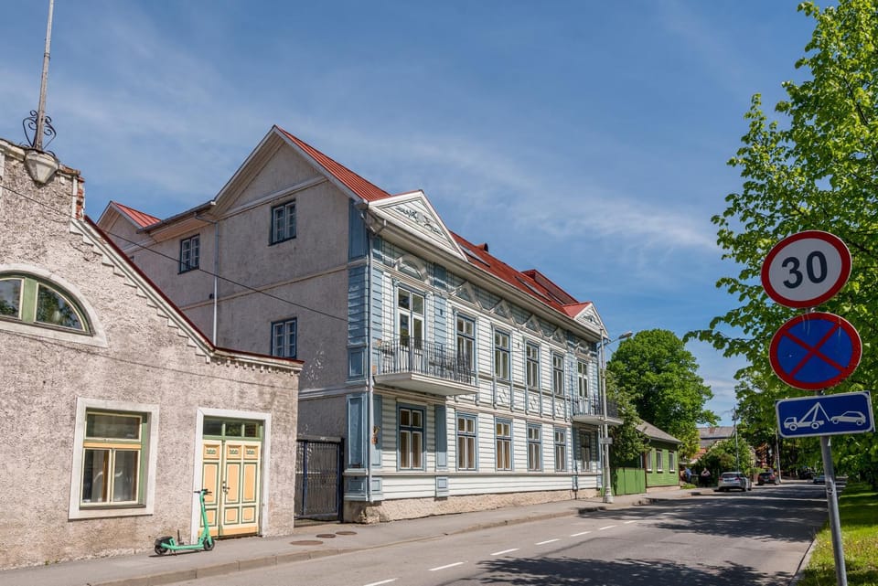 Property building, Neighbourhood, Street view, Location
