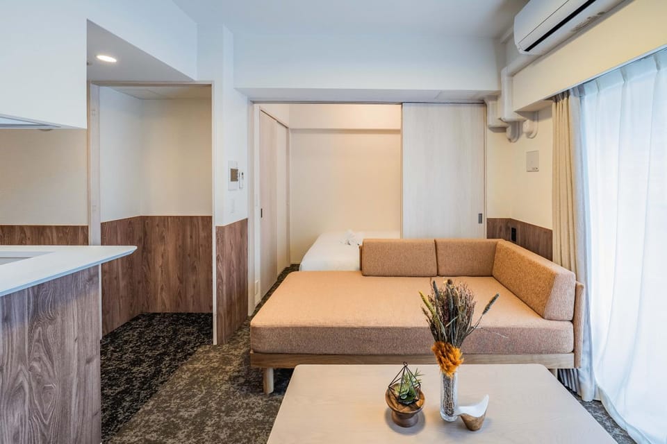 Bed, Photo of the whole room, Seating area, Bedroom