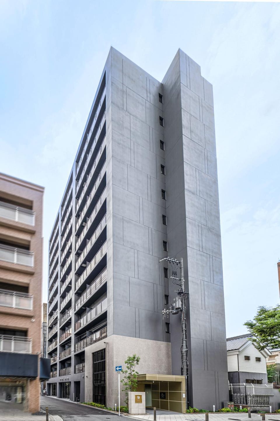 Property building, Day, Location