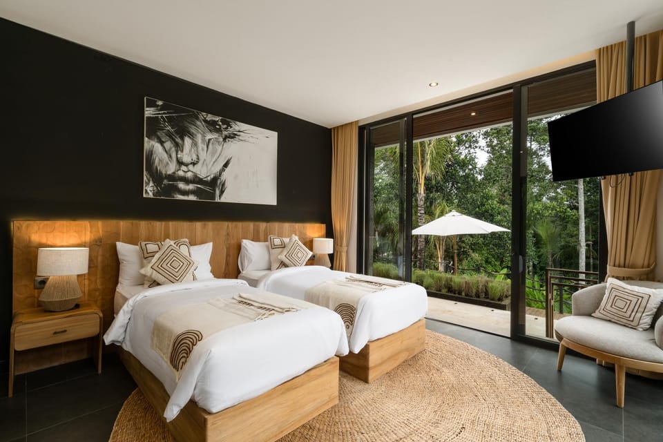 Bed, TV and multimedia, View (from property/room), Bedroom, air conditioner