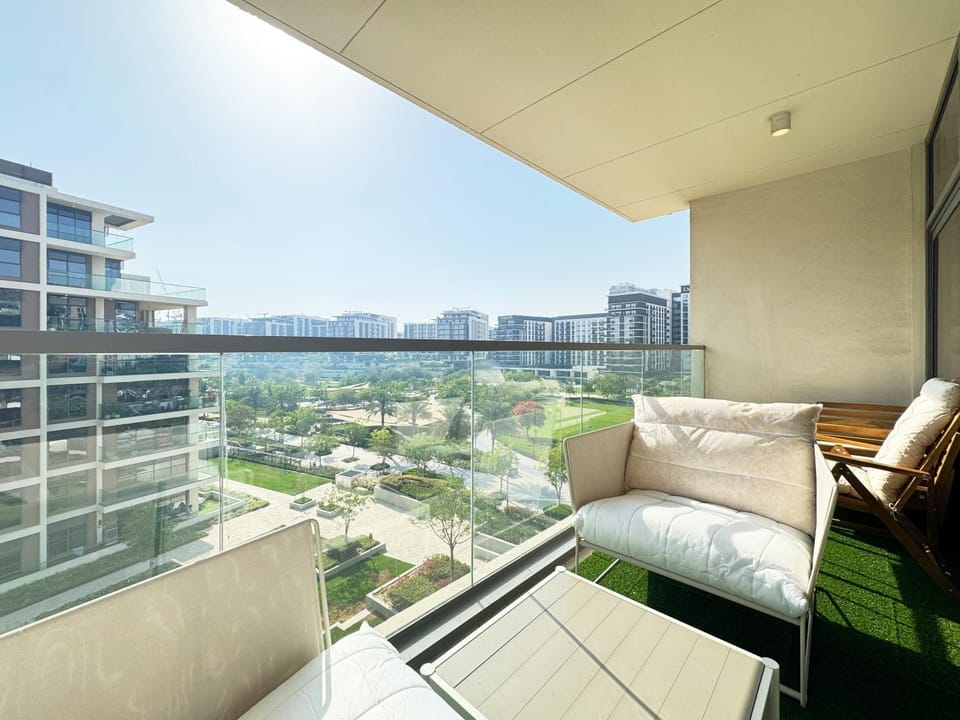Property building, Day, View (from property/room), Balcony/Terrace