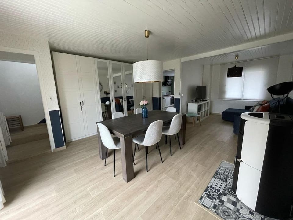 Living room, Seating area, Dining area