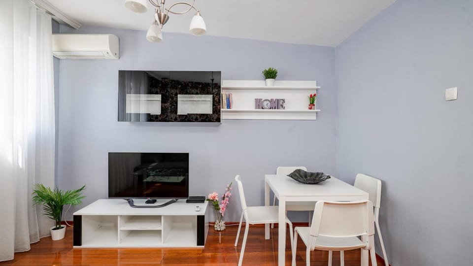 Dining area, air conditioner