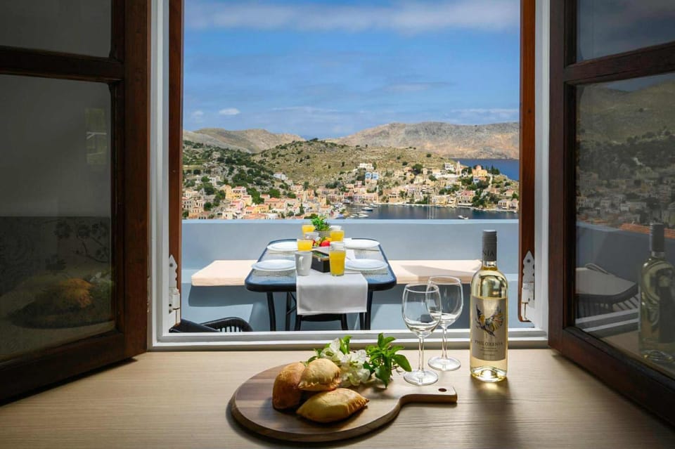 View (from property/room), Dining area, Sea view