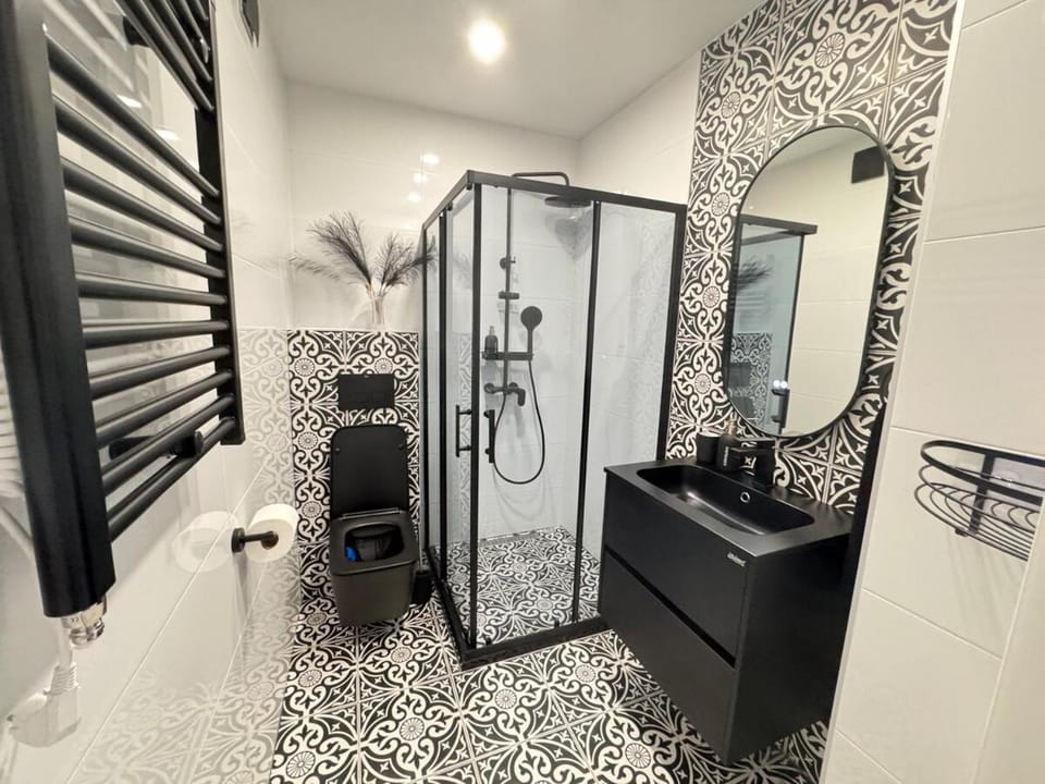 Shower, Bathroom