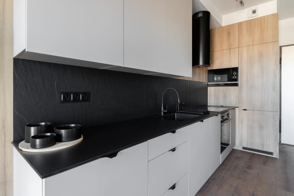 Coffee/tea facilities, Kitchen or kitchenette, dishwasher, stove