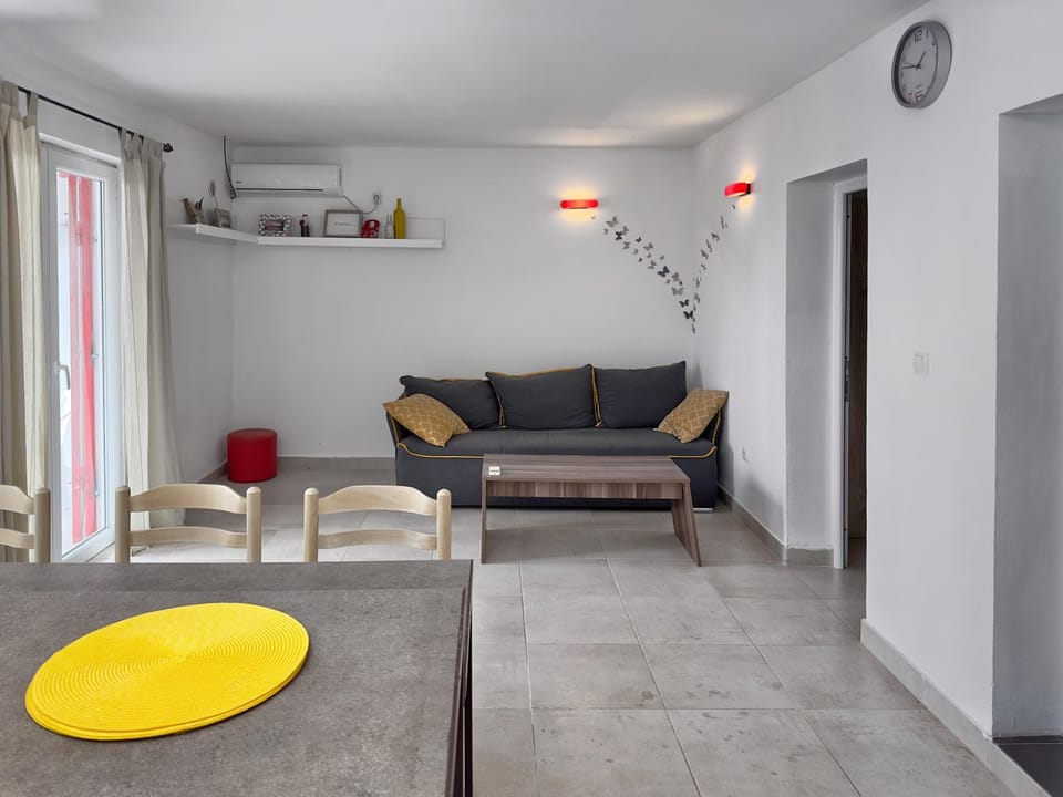 Living room, air conditioner