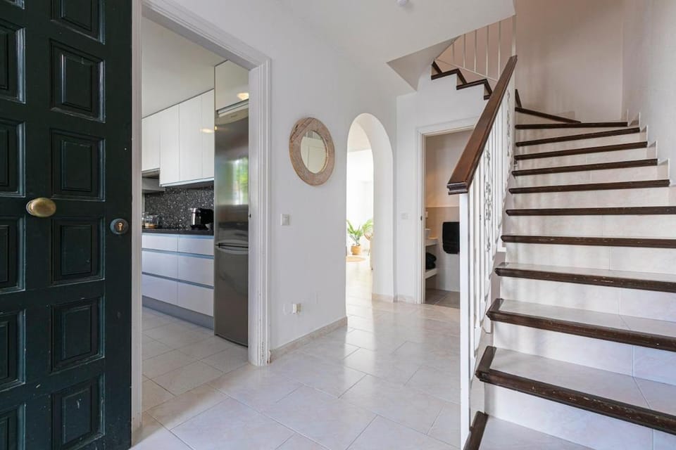 MARBELLA HOME RENTALS - Beachside, 3BR Townhouse House in Marbella