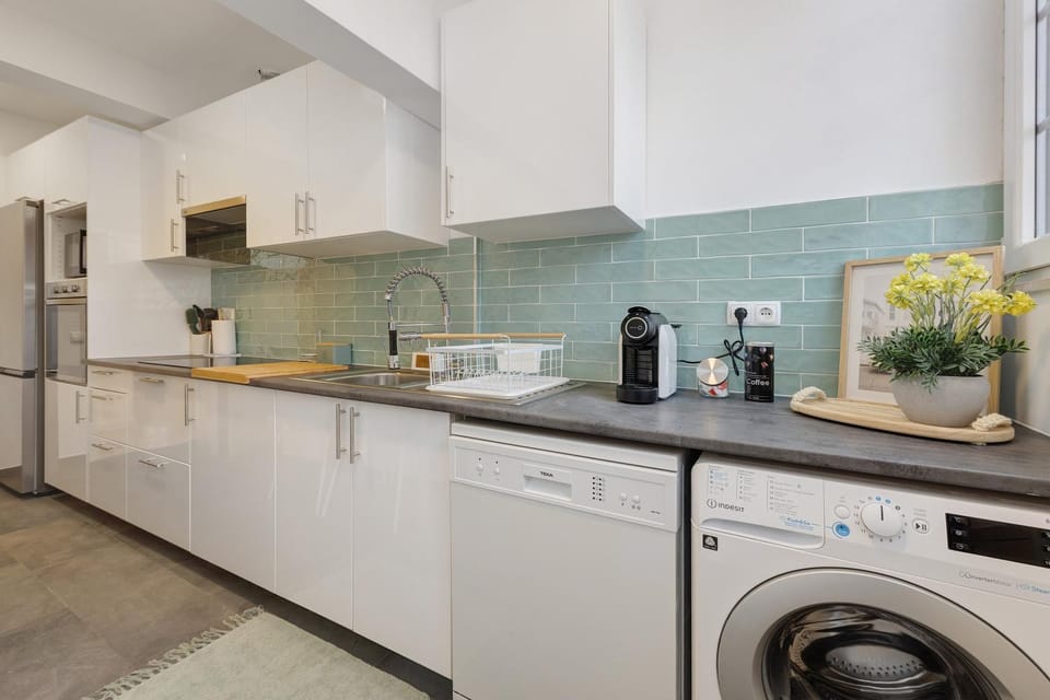 Kitchen or kitchenette, Living room