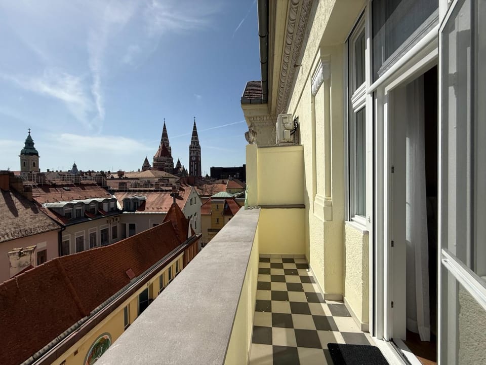 Downtown Superior Bestern Apartment in Szeged