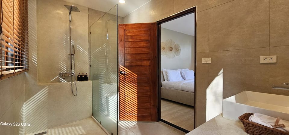 Shower, Bed, Bathroom, Photo of the whole room, Bedroom