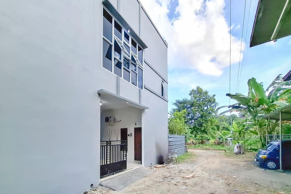Facade/entrance