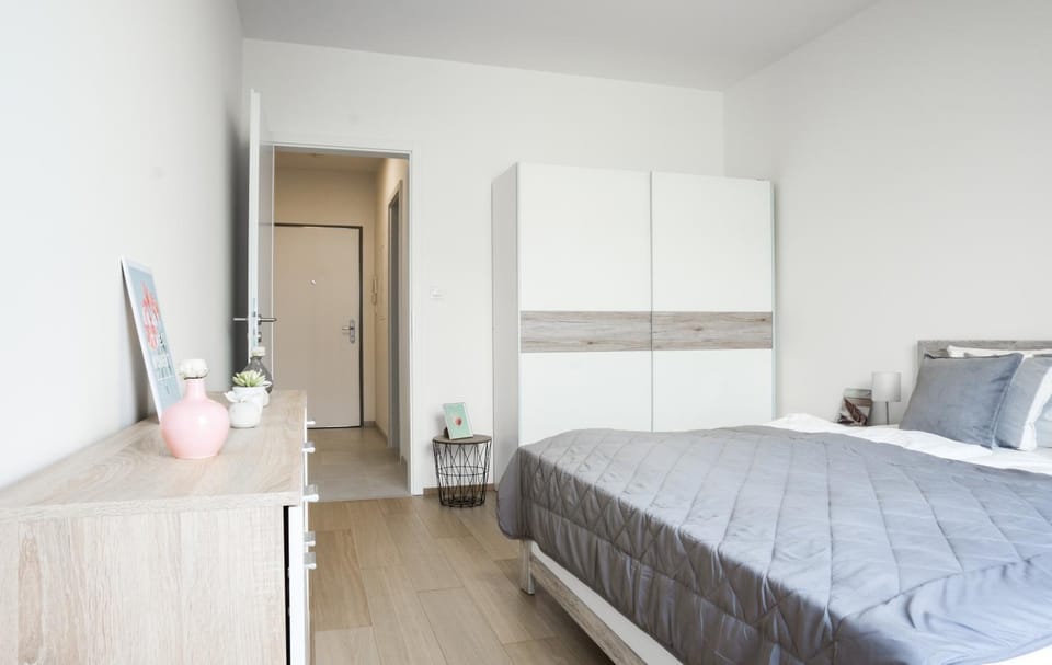 Bed, Photo of the whole room, Bedroom, wardrobe